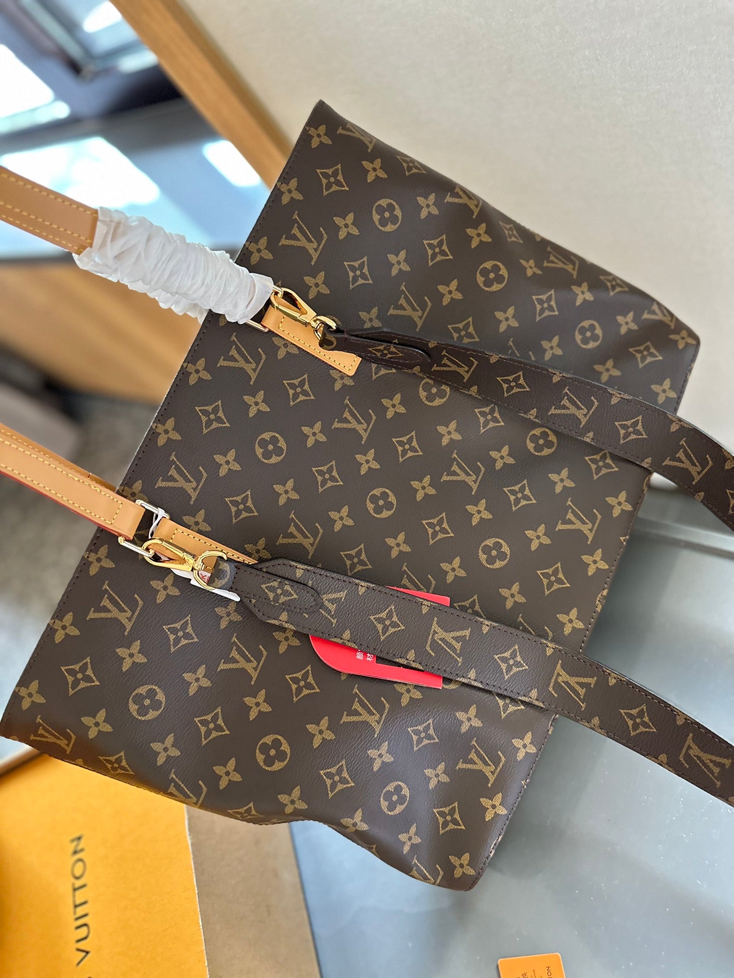 【ルイヴィトン】◆GRACEFUL|復古スタイルをモダンにアレンジしたトートバッグ♪在庫残りわずか!