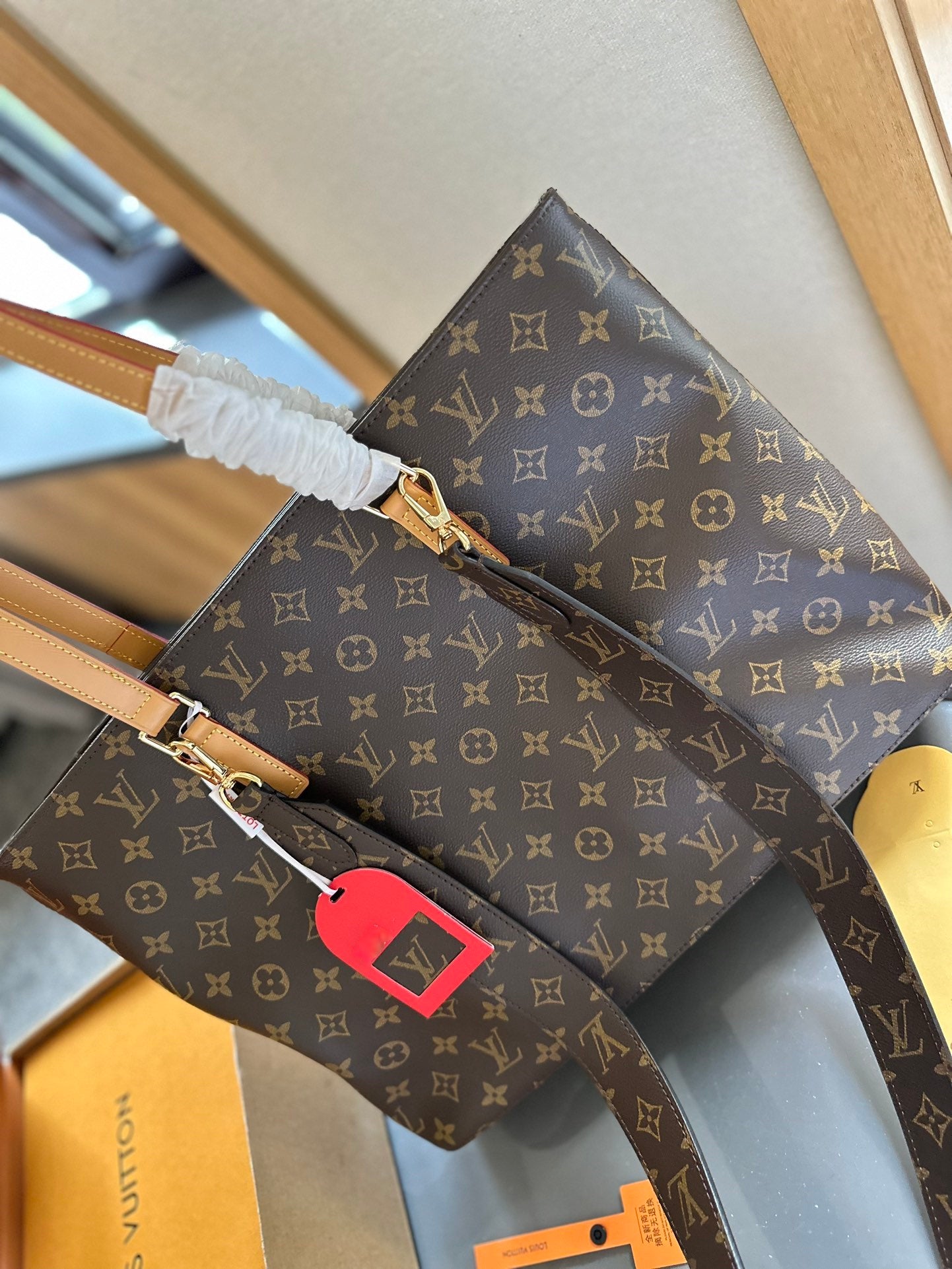 【ルイヴィトン】◆GRACEFUL|復古スタイルをモダンにアレンジしたトートバッグ♪在庫残りわずか!