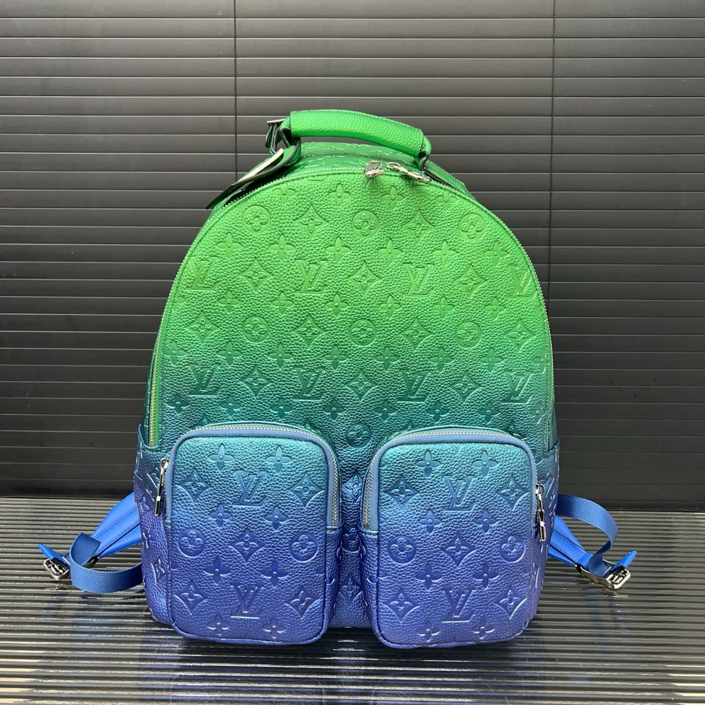 【ルイヴィトン】◆ネオングラデーション|定番でありながら新しい感覚を演出♪春季限定、在庫残りわずか!