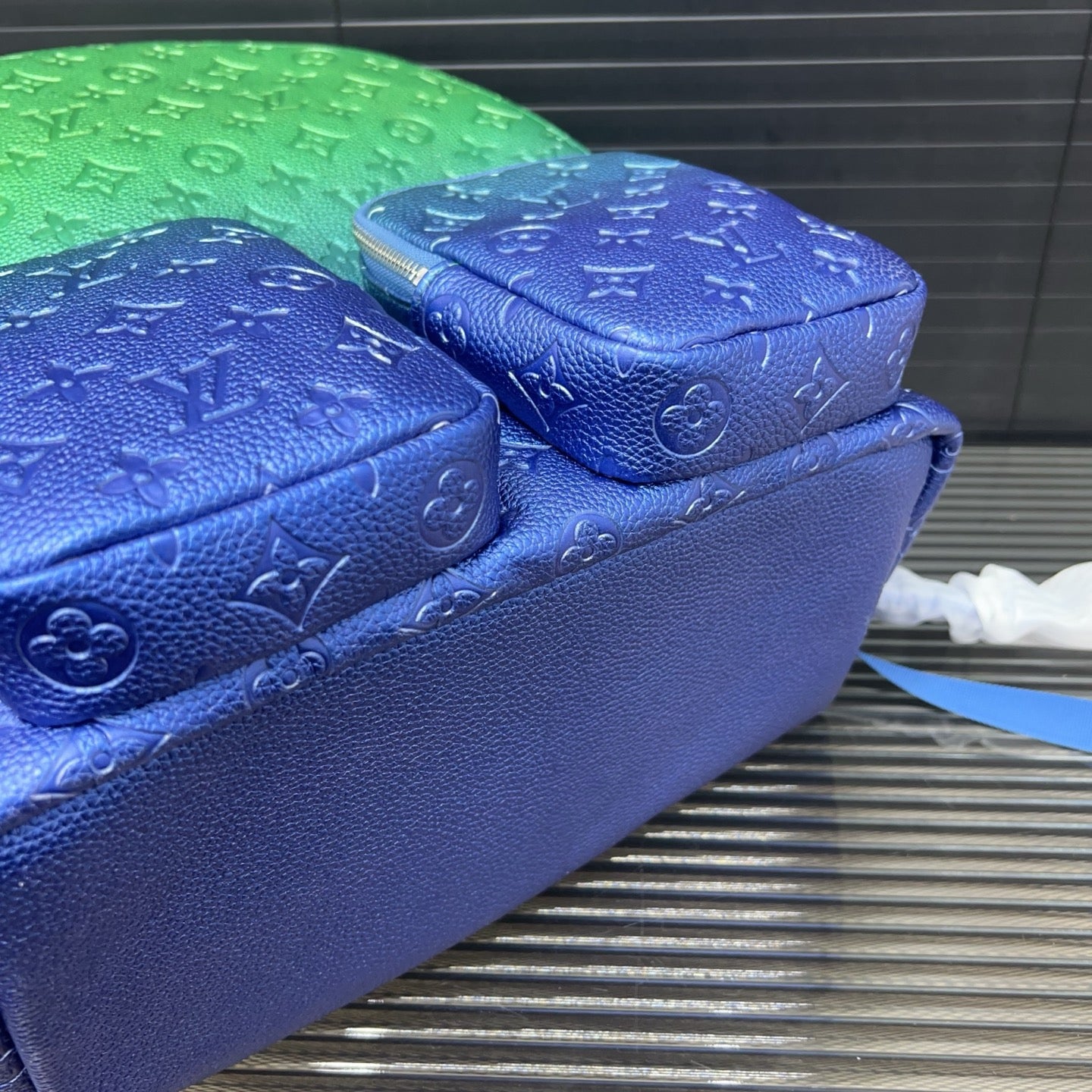 【ルイヴィトン】◆ネオングラデーション|定番でありながら新しい感覚を演出♪春季限定、在庫残りわずか!