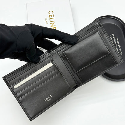 【セリーヌ】新作★バイフォールドウォレット3色関税送料無料