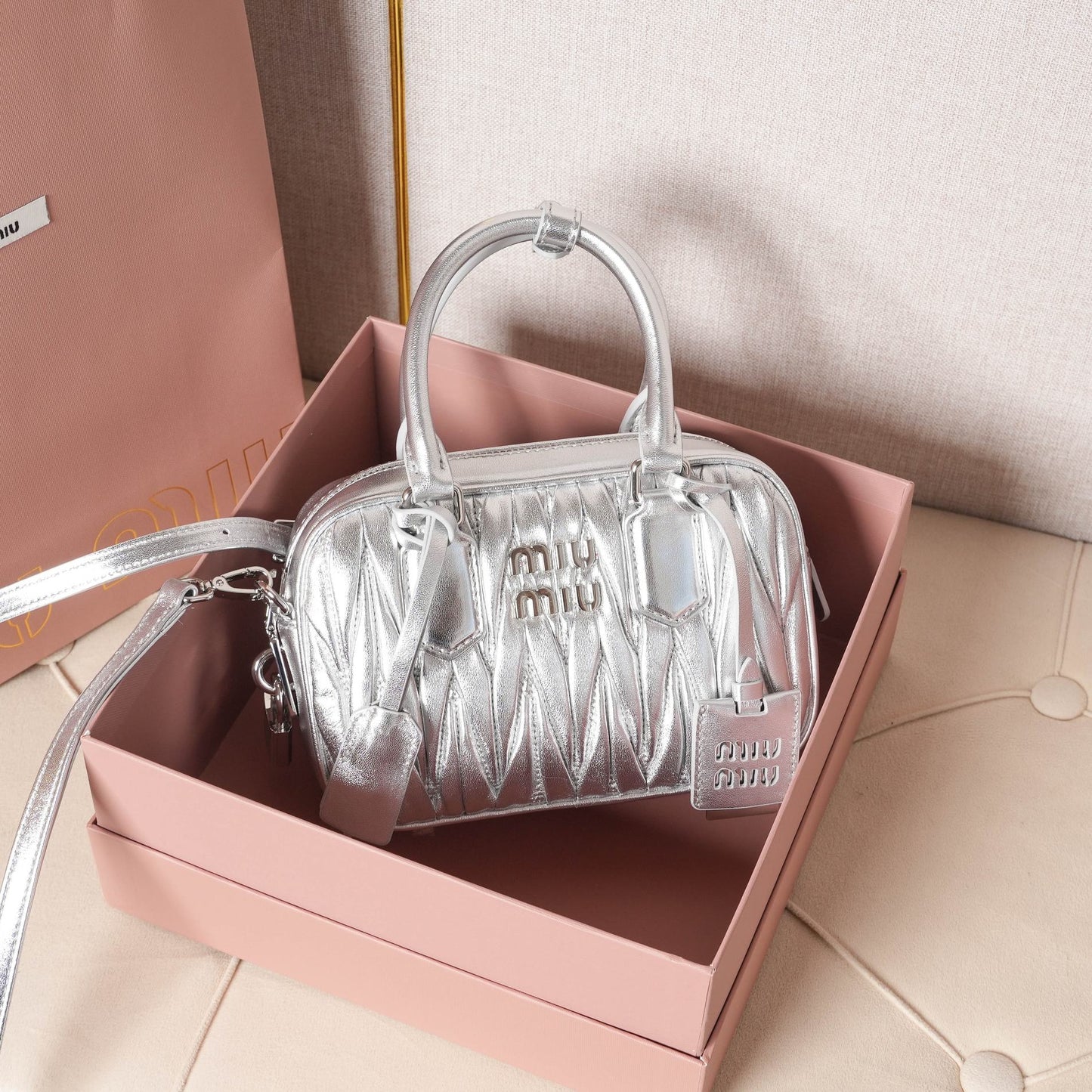 【ミュウミュウ】アルカディ マテラッセ レザー バッグ スモール 8色