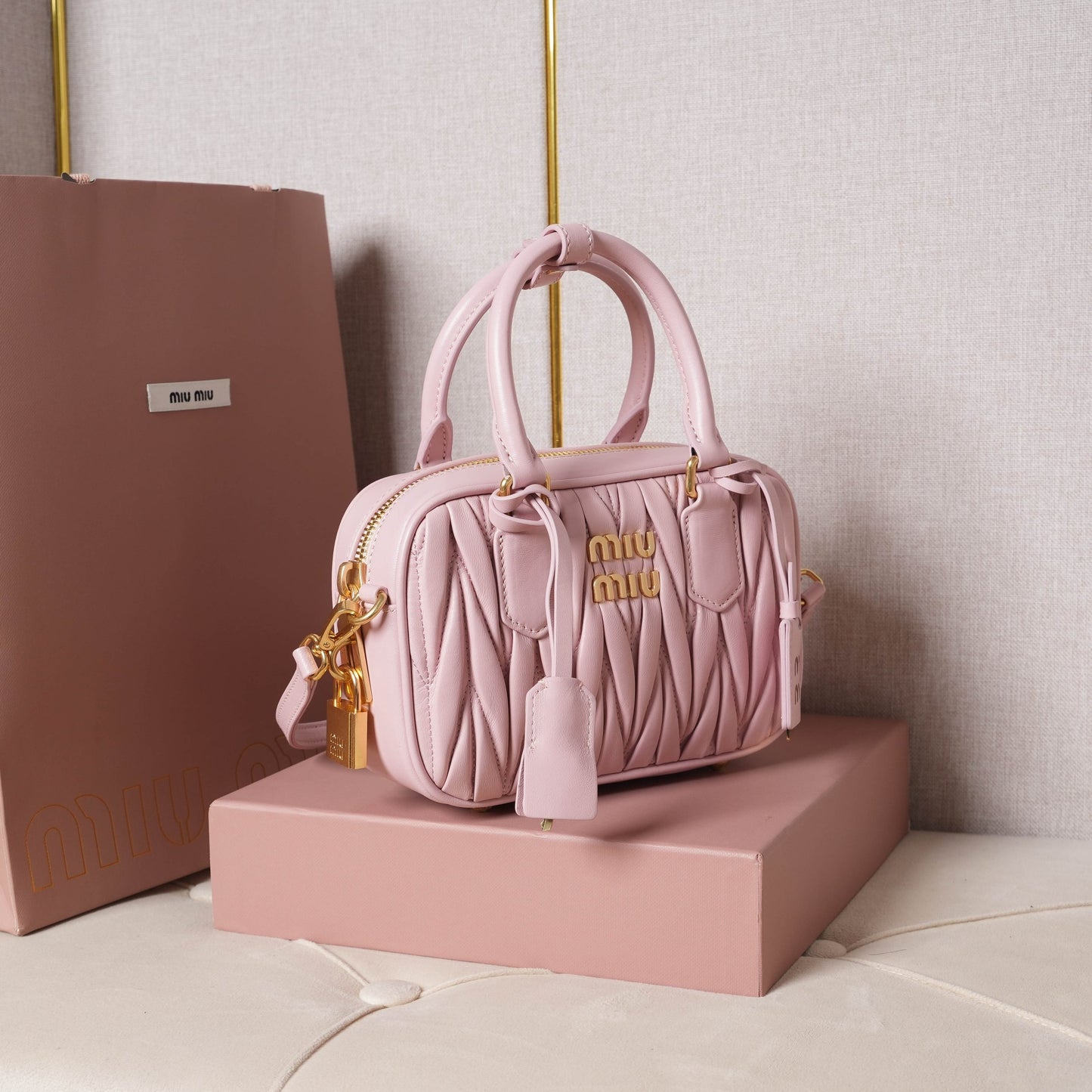 【ミュウミュウ】アルカディ マテラッセ レザー バッグ スモール 8色