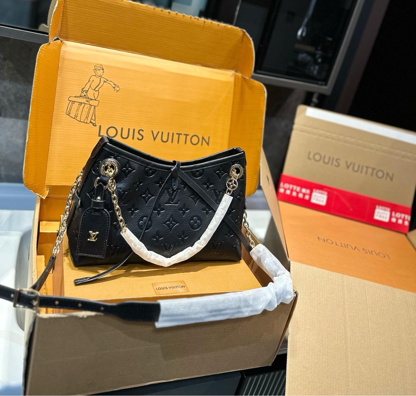 【ルイヴィトン】♢キャリーオール｜三色展開、優雅で存在感抜群♪最速発送中